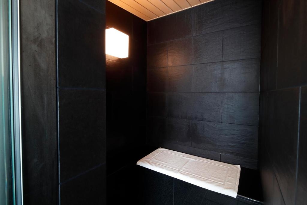 sauna in hotelgajoen-tokyo-hotel